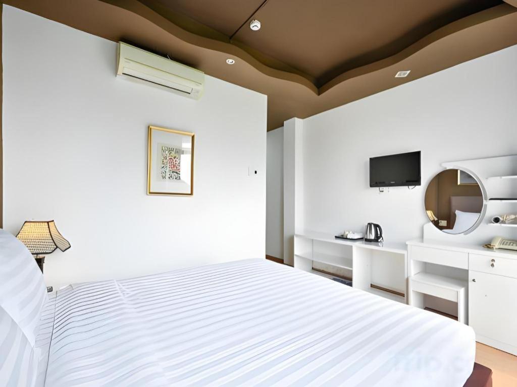 The Noble Swan Wood Park Hotel Хошимин Экстерьер фото