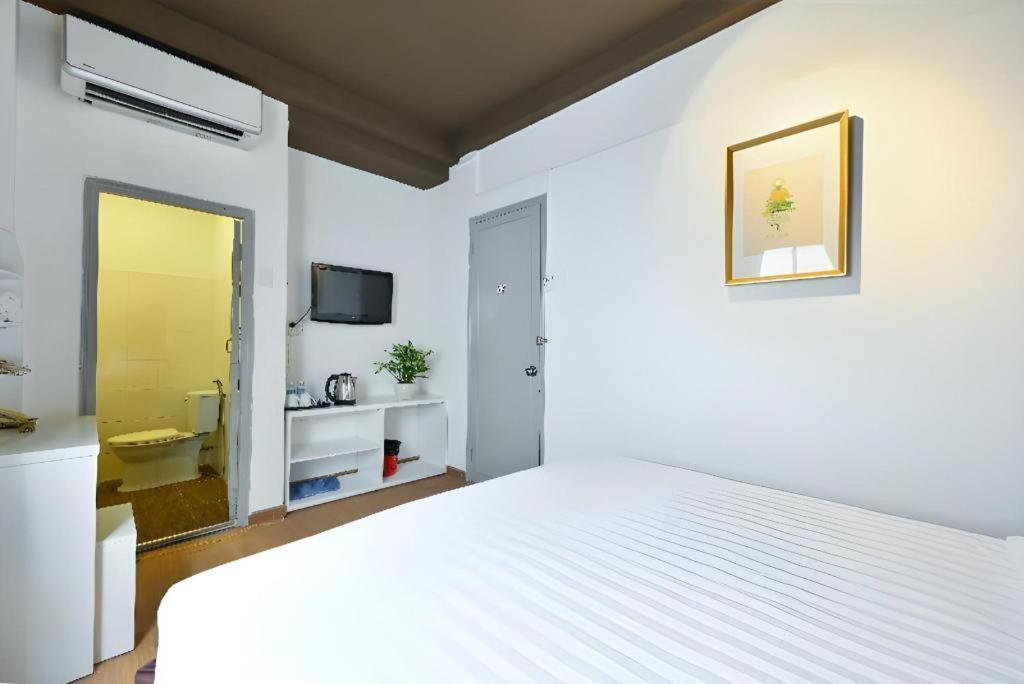 The Noble Swan Wood Park Hotel Хошимин Экстерьер фото