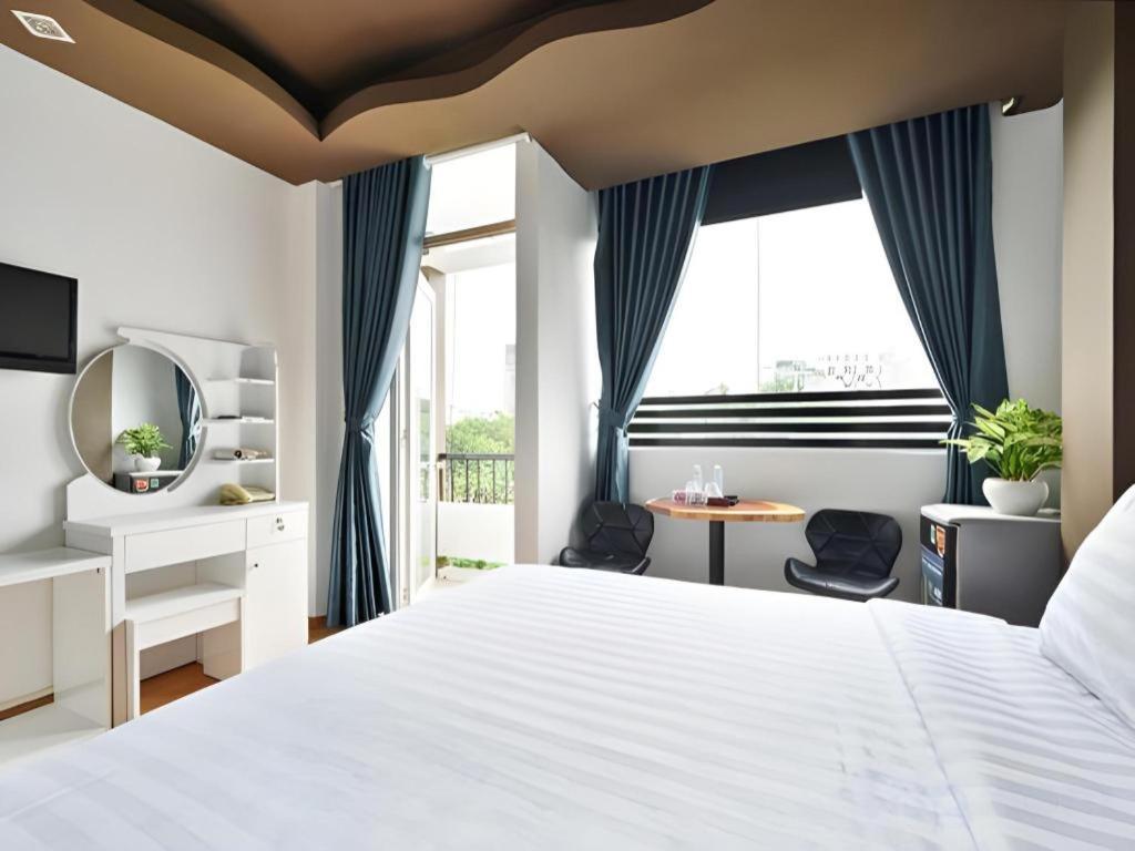 The Noble Swan Wood Park Hotel Хошимин Экстерьер фото